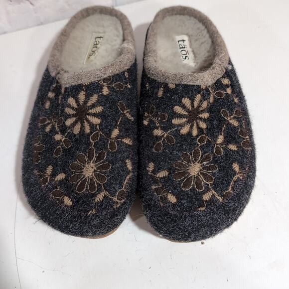 Taos Woolderness 2 Sz 39 US 8-8.5 Floral Gray Boho Embroidered Mules Clogs - Picture 9 of 11